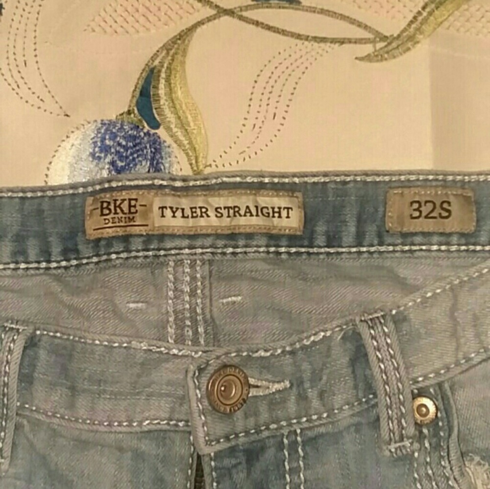 Mens Bke Denim Size 32/30. $15 a piece. - Picture 4 of 8